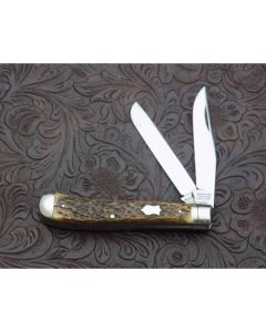 Antique Winchester Trapper knife 3.875 inch mint condition with beautiful jigged bone handles and carbon steel blade with plain blade edges